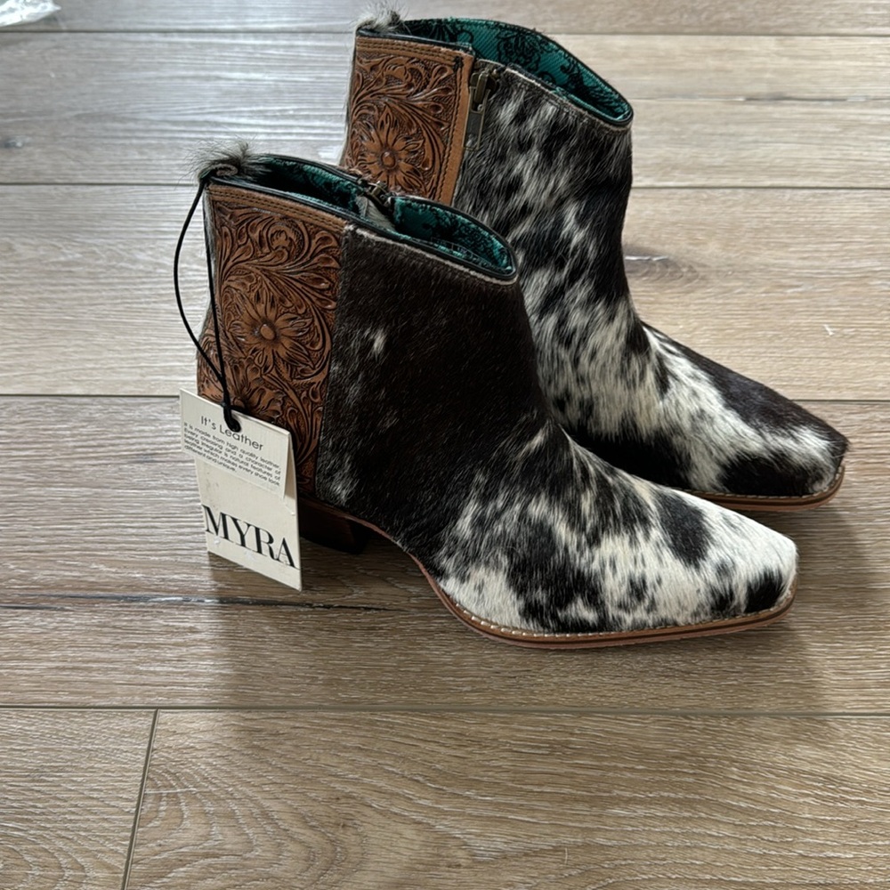 Myra Bag Laramie Hair On (Cowhide) Boots